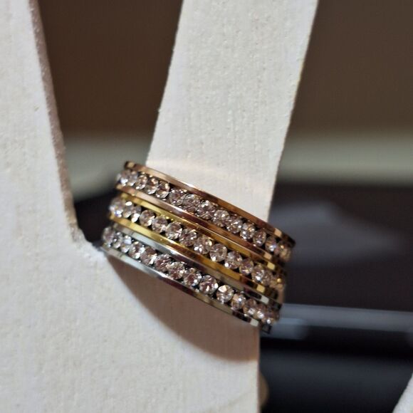 Stainless Steel Ring Set Tricolor 3 Piece‎ Band Yellow Rose White Size 9 NEW - Picture 2 of 11